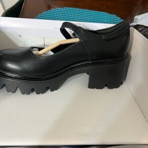 Dream Pairs Black Chunky Mary Jane Platform Shoe